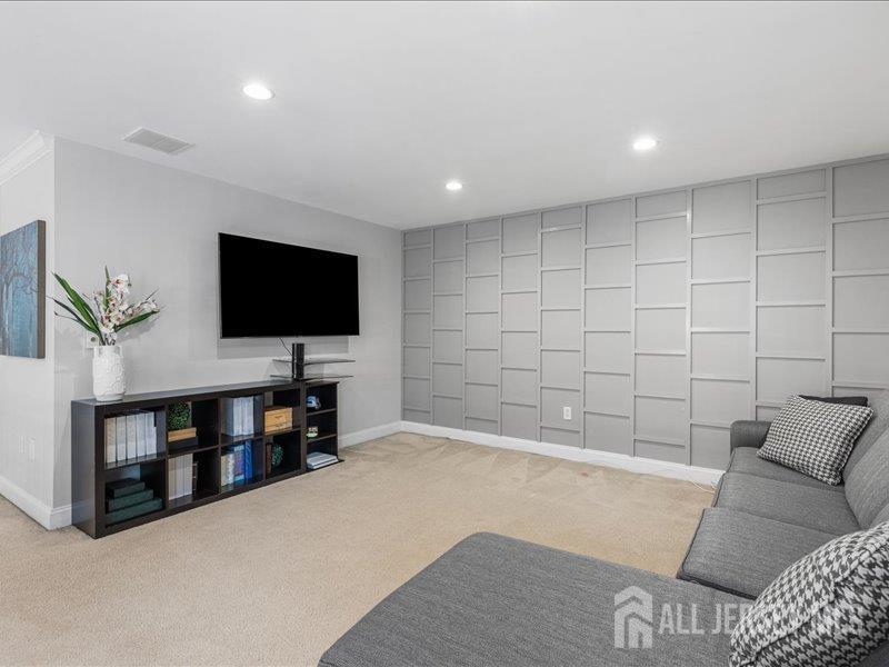 6 Huggins Lane Manalapan NJ 07726