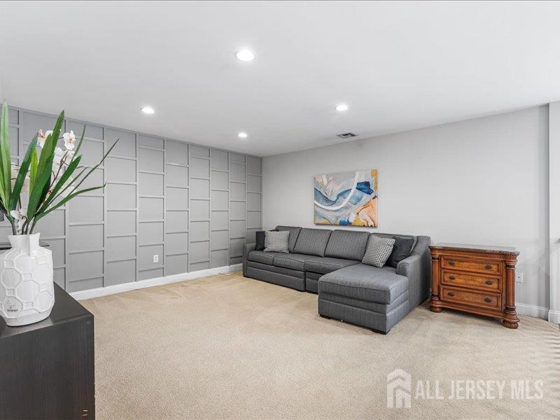 6 Huggins Lane Manalapan NJ 07726