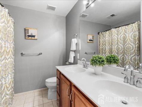 6 Huggins Lane Manalapan NJ 07726