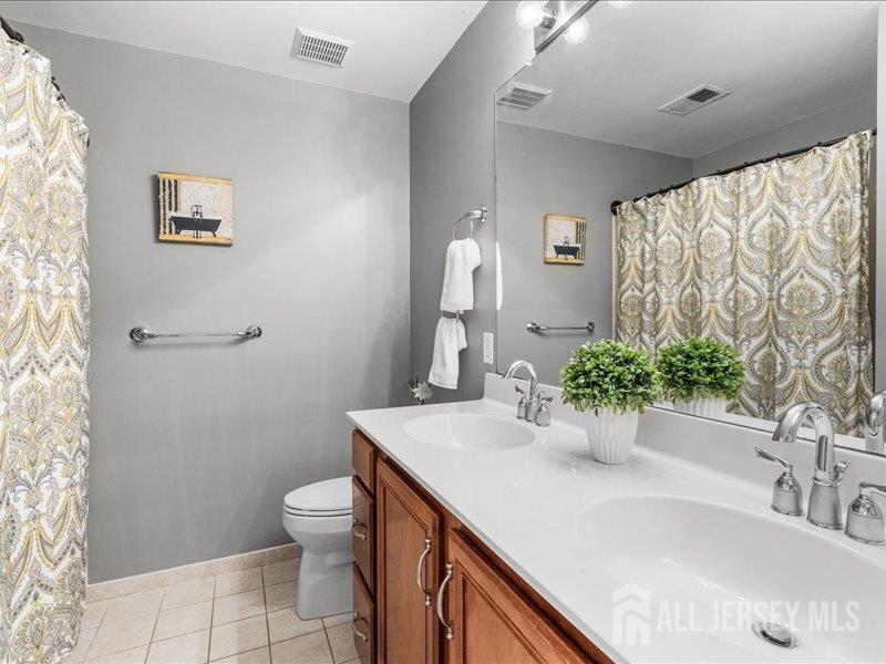 6 Huggins Lane Manalapan NJ 07726