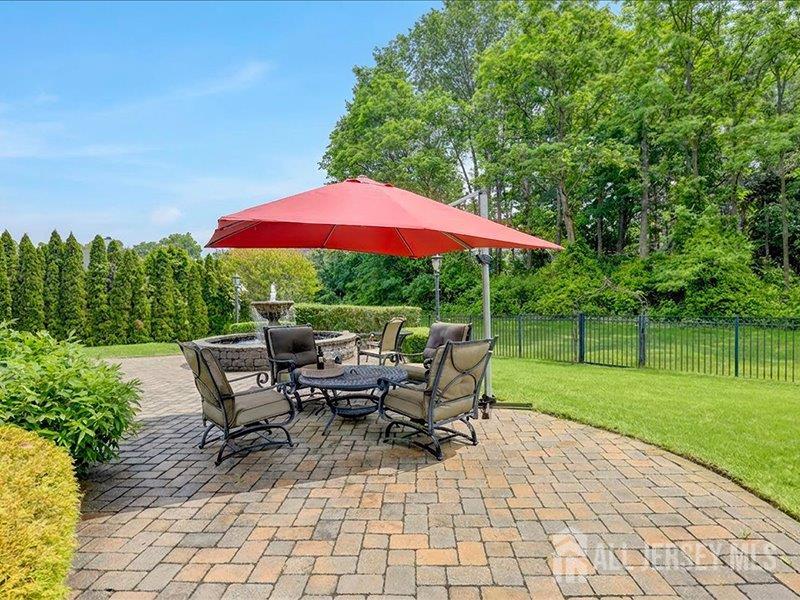 6 Huggins Lane Manalapan NJ 07726