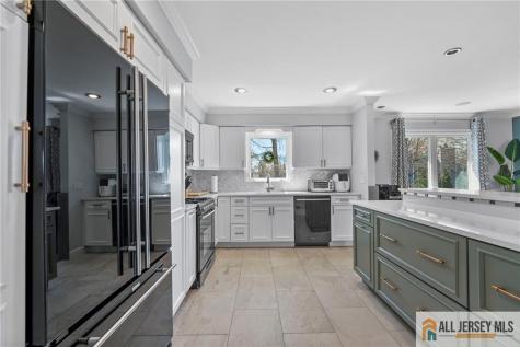 275 Alden Avenue Edison NJ 08820