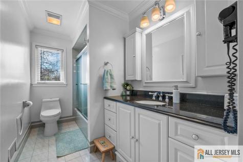 275 Alden Avenue Edison NJ 08820