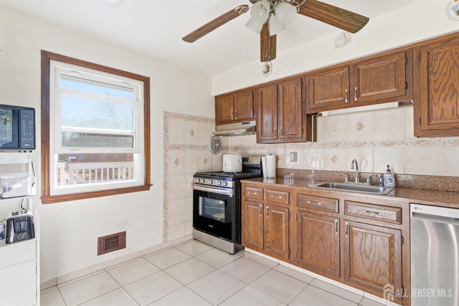 160 Stratton Street Piscataway NJ 08854
