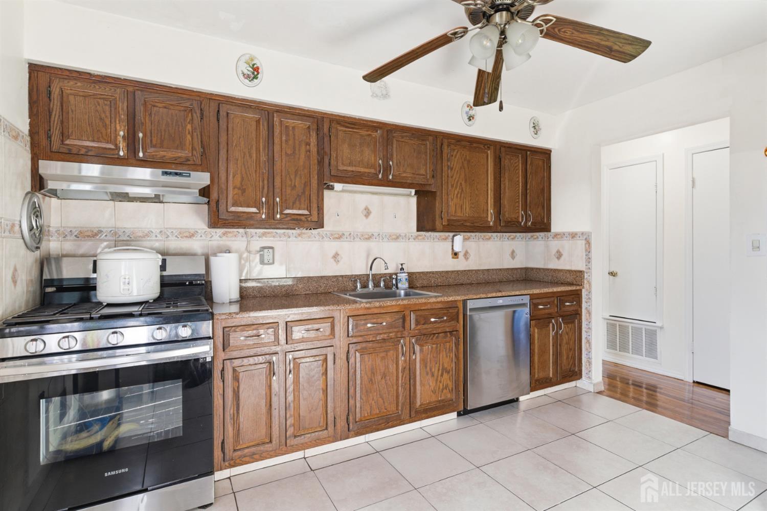 160 Stratton Street Piscataway NJ 08854