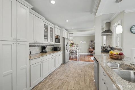 70 Oxford Road Colonia NJ 07067