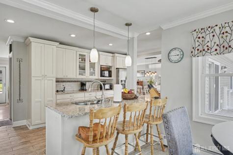 70 Oxford Road Colonia NJ 07067