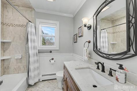 70 Oxford Road Colonia NJ 07067