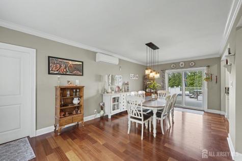 70 Oxford Road Colonia NJ 07067
