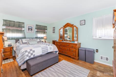 28 Muth Street Sayreville NJ 08879