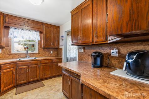28 Muth Street Sayreville NJ 08879