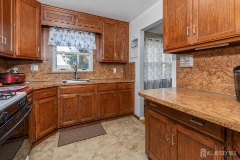 28 Muth Street Sayreville NJ 08879