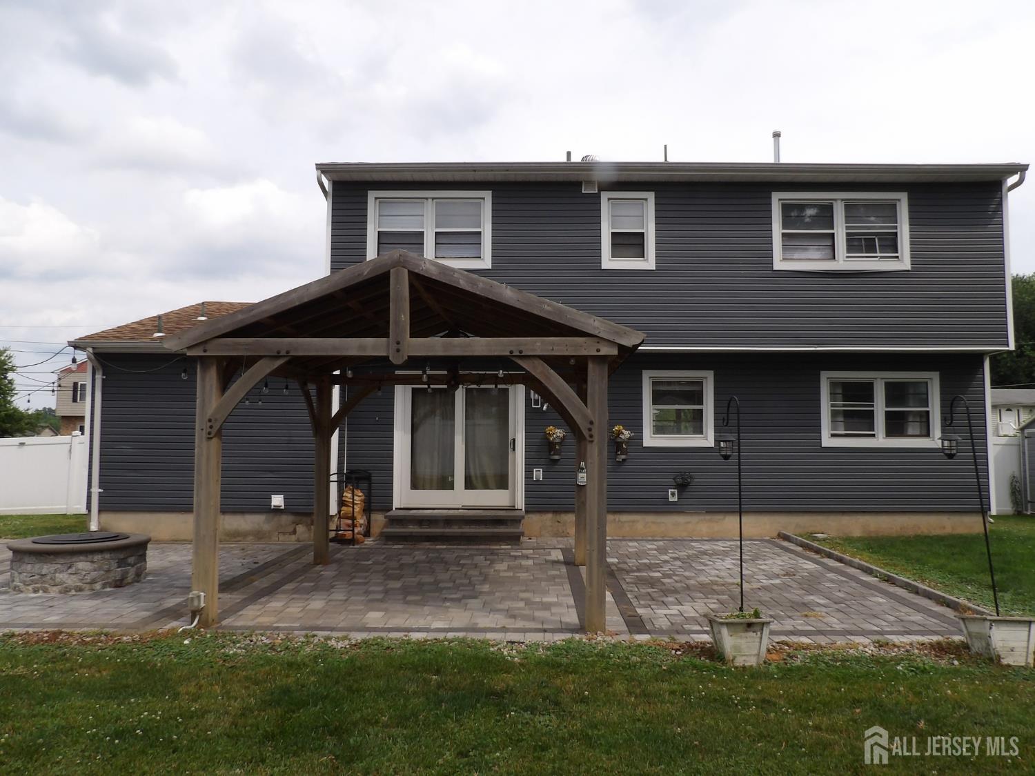 40 8th Street Middletown NJ 07718