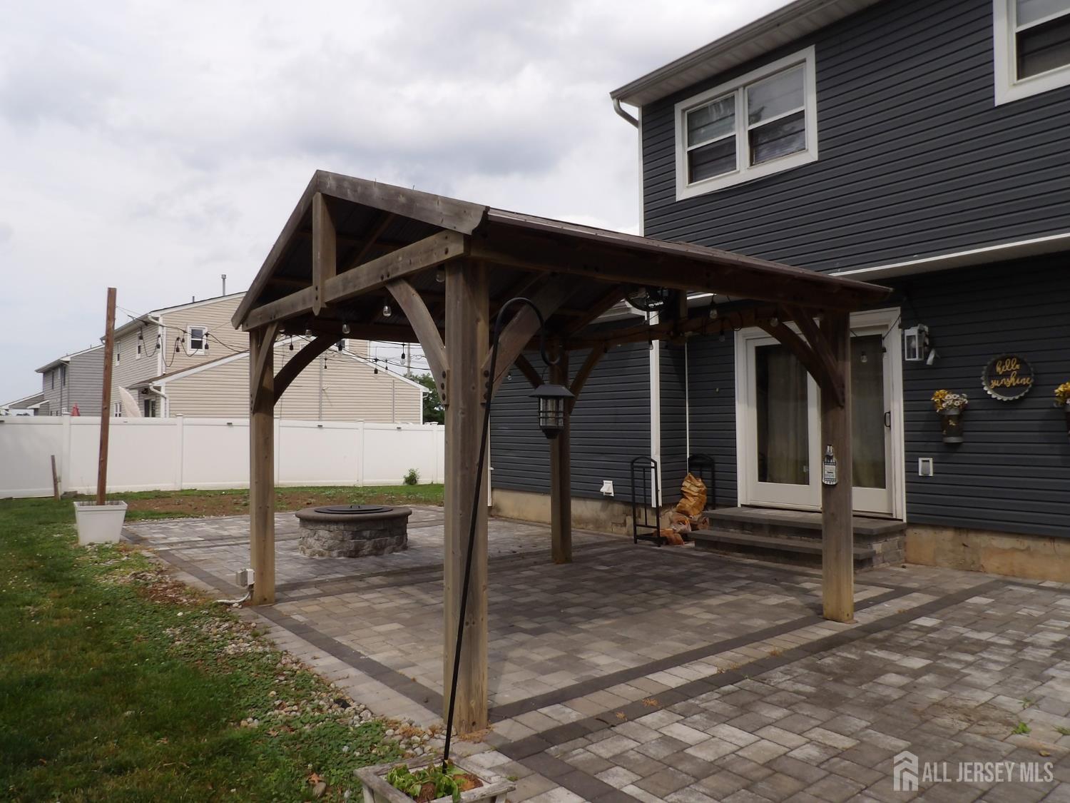 40 8th Street Middletown NJ 07718