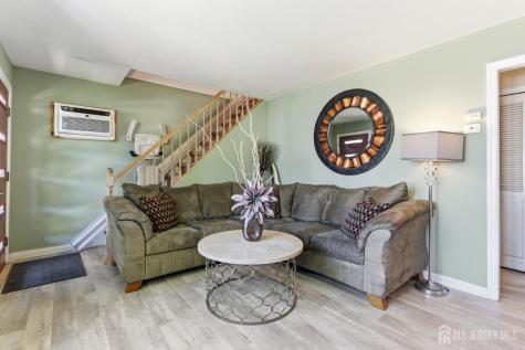 31 Pinetree Drive Sayreville NJ 08859