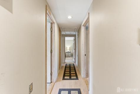 31 Pinetree Drive Sayreville NJ 08859