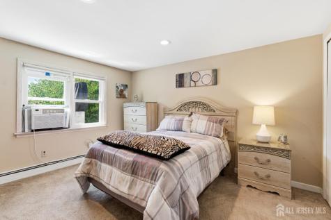 31 Pinetree Drive Sayreville NJ 08859