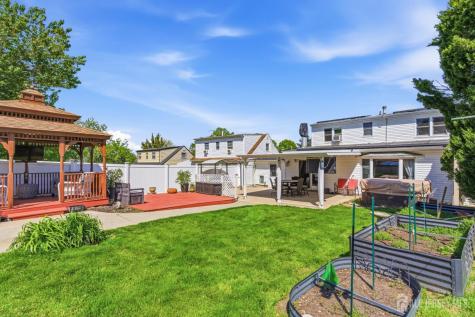 31 Pinetree Drive Sayreville NJ 08859