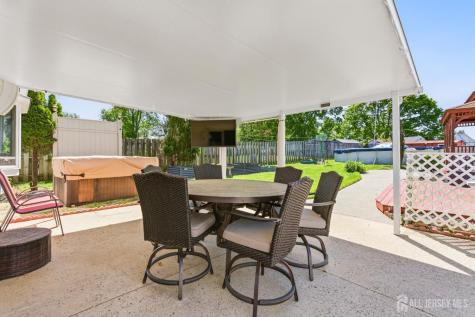 31 Pinetree Drive Sayreville NJ 08859