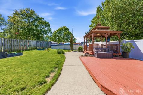 31 Pinetree Drive Sayreville NJ 08859
