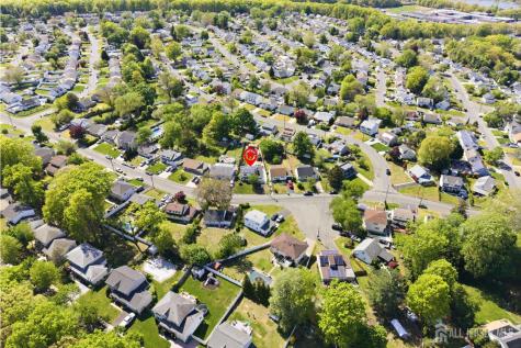 31 Pinetree Drive Sayreville NJ 08859