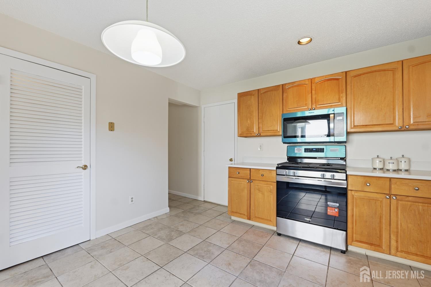 17 Park Gate Drive Edison NJ 08820