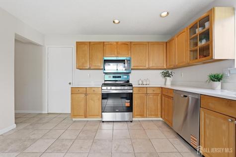 17 Park Gate Drive Edison NJ 08820
