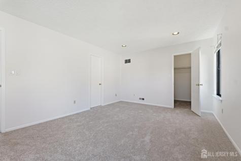 17 Park Gate Drive Edison NJ 08820