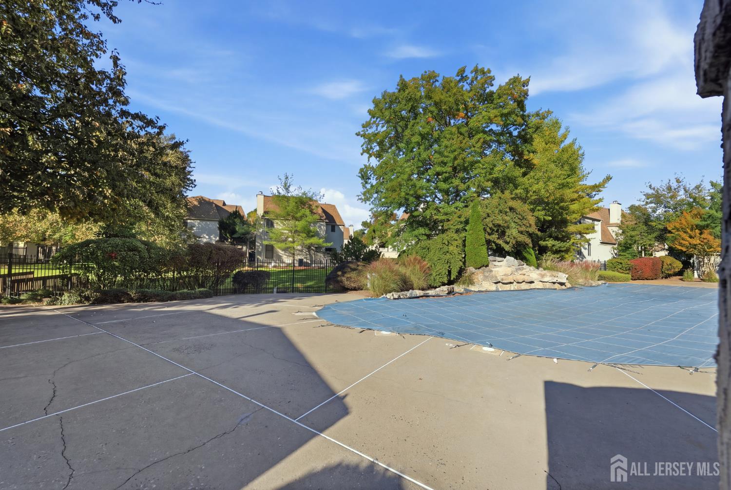 17 Park Gate Drive Edison NJ 08820