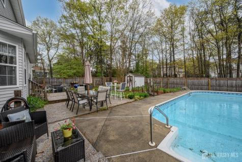 5 Clinton Court Barnegat NJ 08005