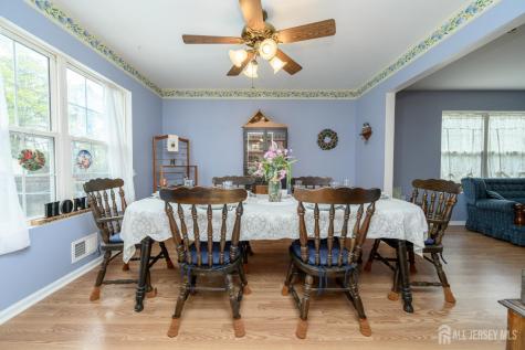 5 Clinton Court Barnegat NJ 08005