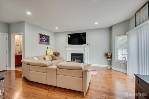 37 Wildwood Avenue Fords NJ 08863