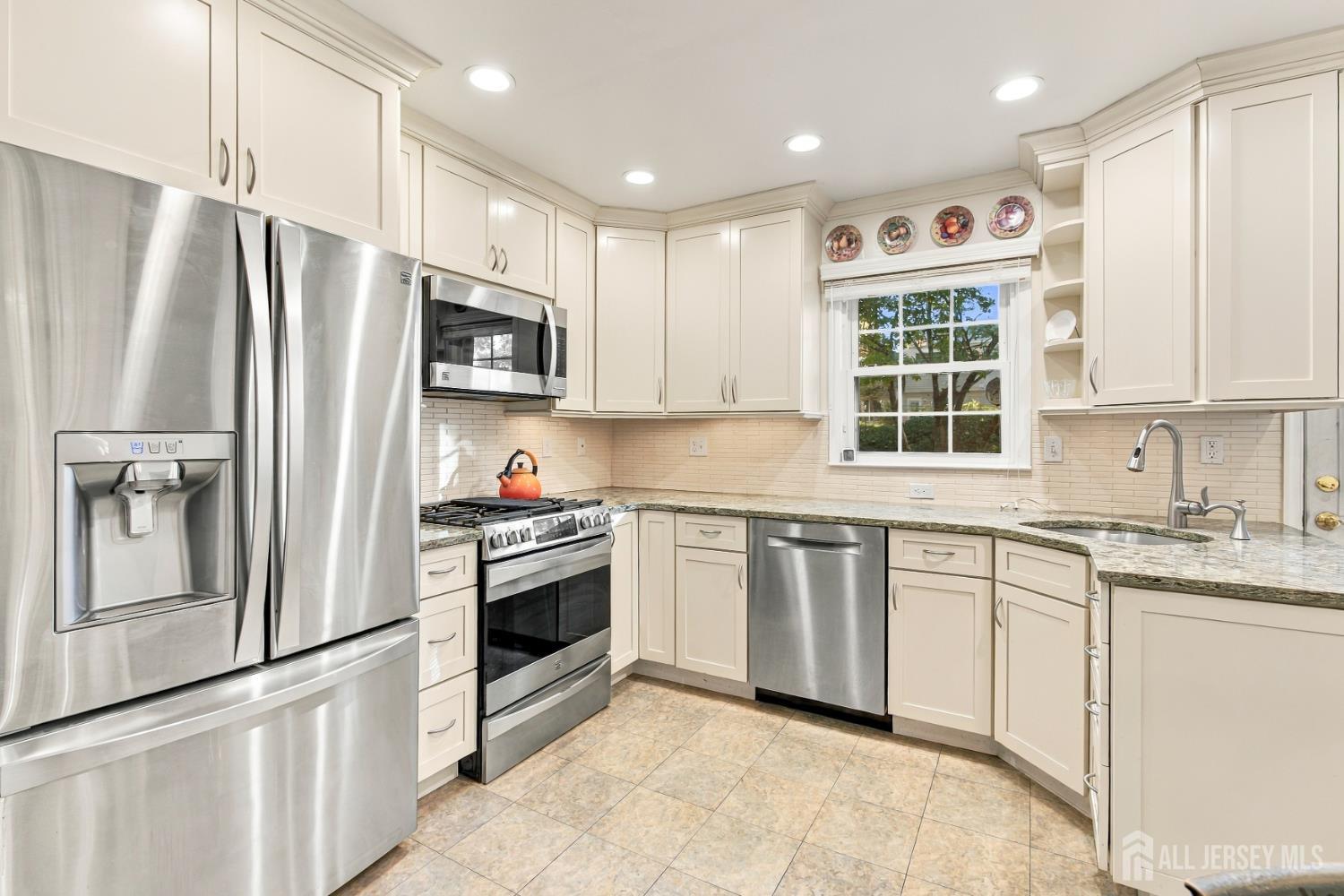 46 Lynnwood Road Edison NJ 08820