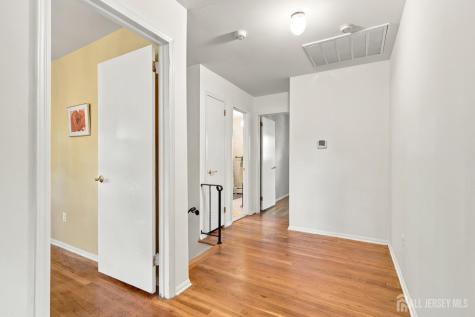 46 Lynnwood Road Edison NJ 08820