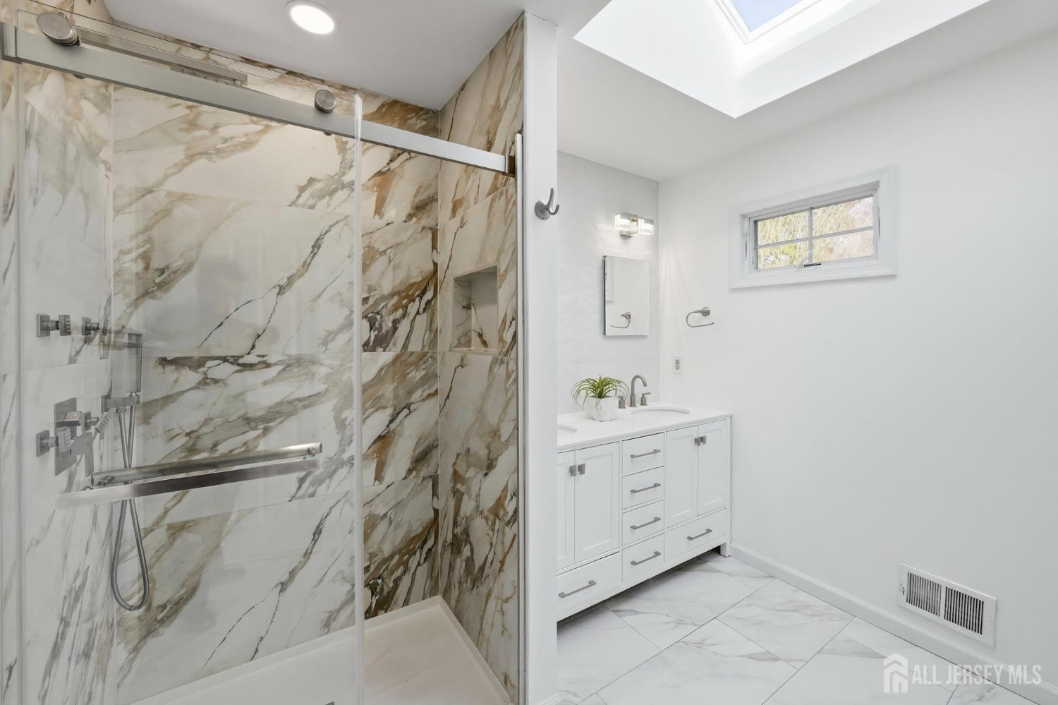 7 Monroe Place Cranbury NJ 08512