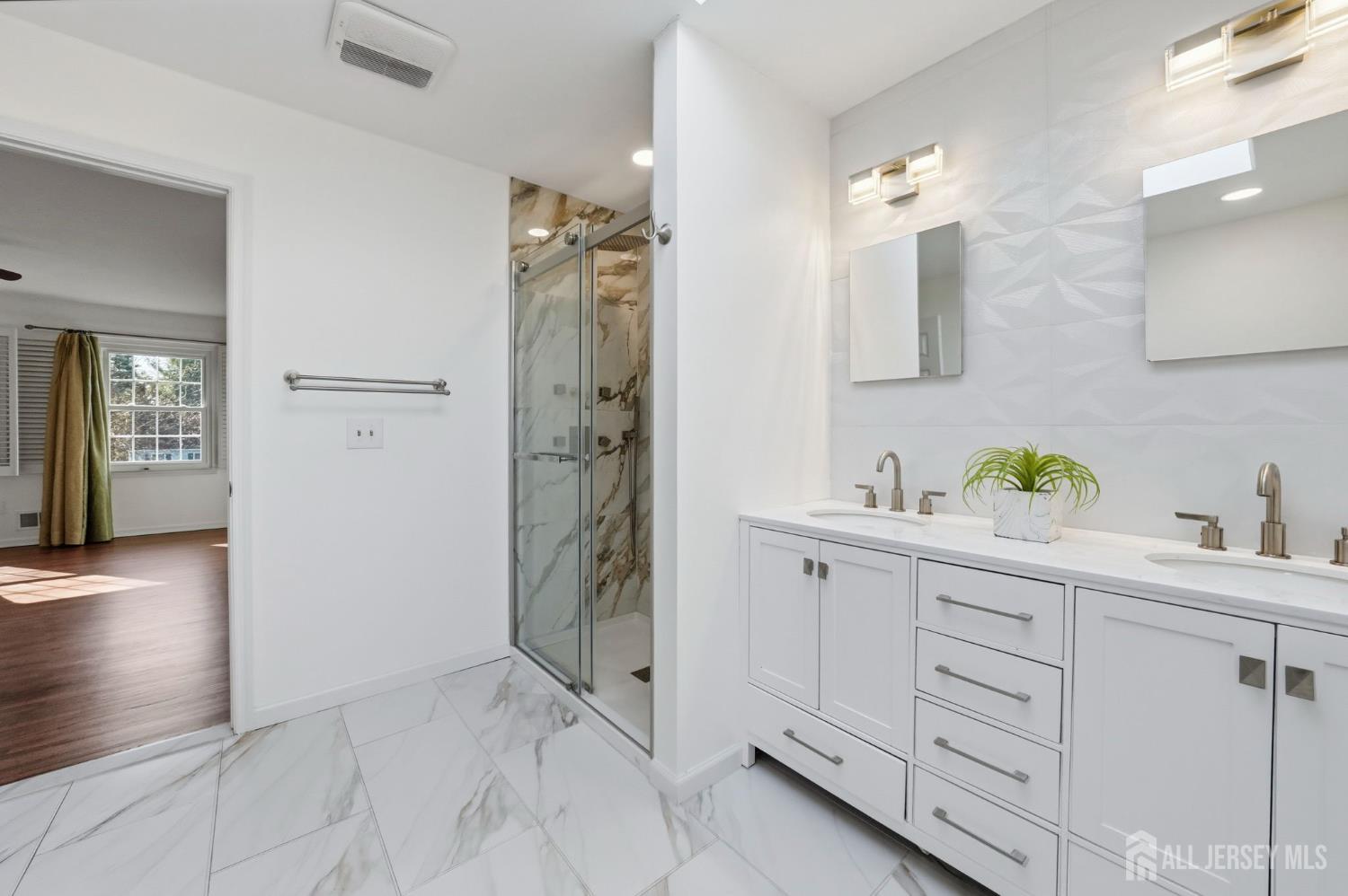 7 Monroe Place Cranbury NJ 08512