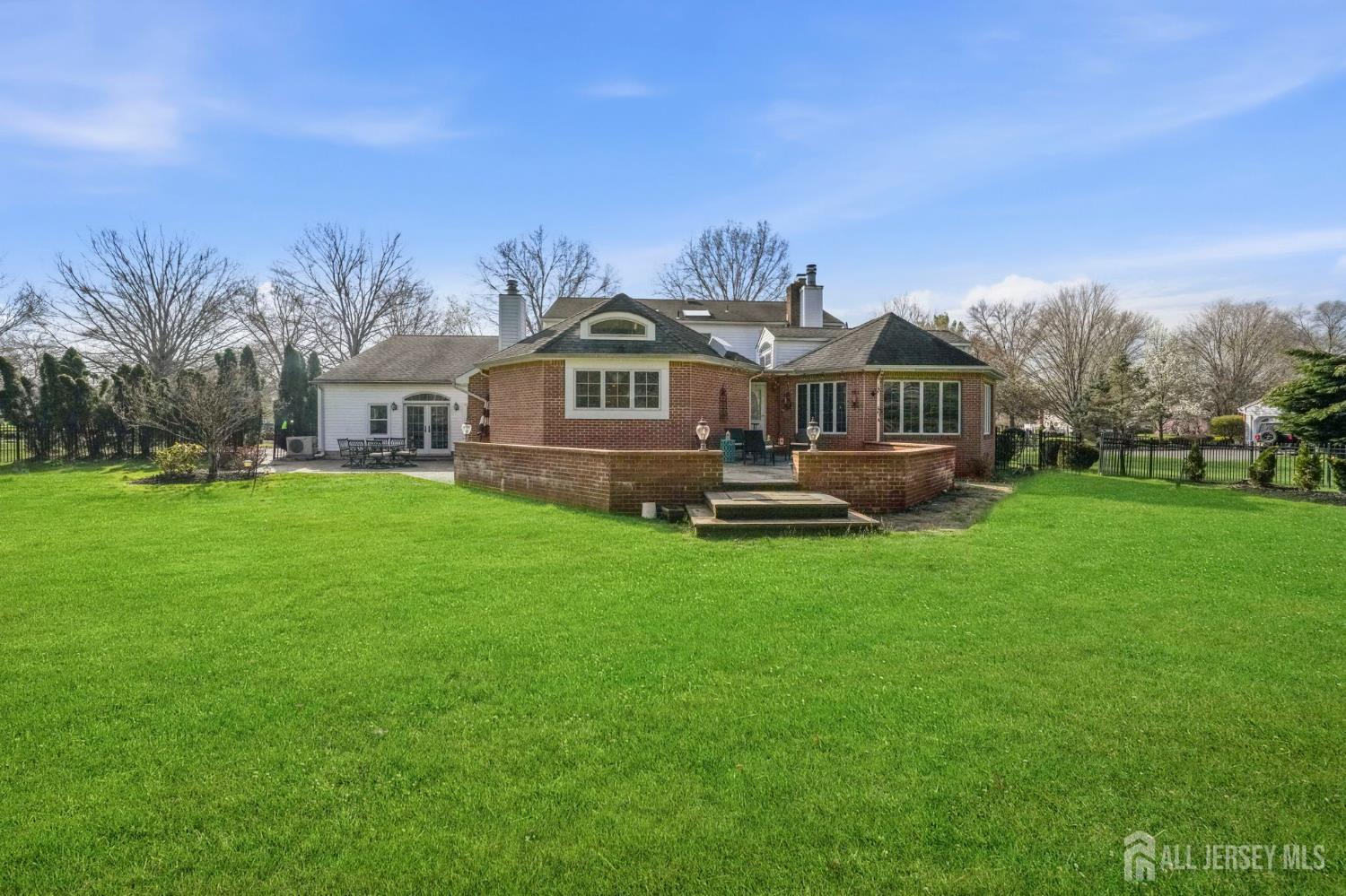 7 Monroe Place Cranbury NJ 08512