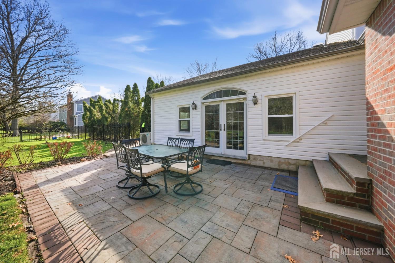 7 Monroe Place Cranbury NJ 08512