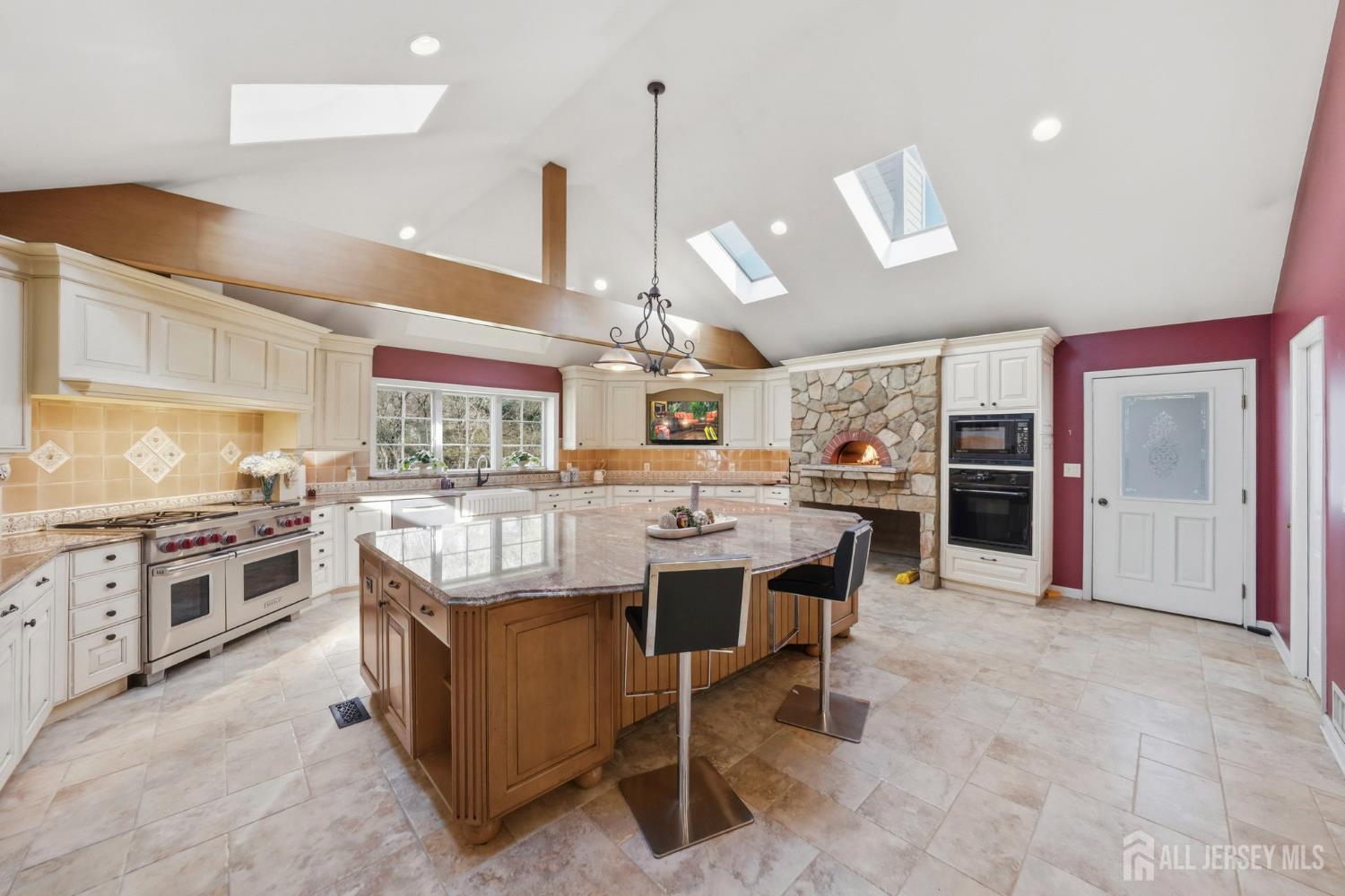 7 Monroe Place Cranbury NJ 08512