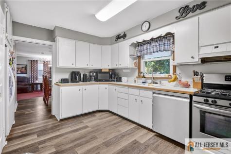 256 Adirondack Avenue Spotswood NJ 08884