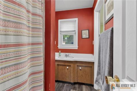256 Adirondack Avenue Spotswood NJ 08884