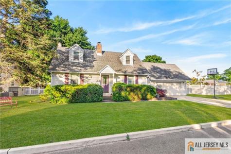 256 Adirondack Avenue Spotswood NJ 08884