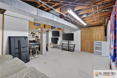 256 Adirondack Avenue Spotswood NJ 08884