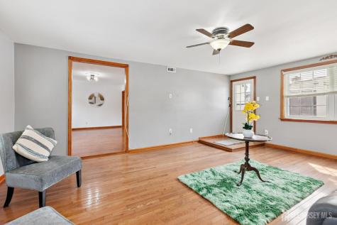 32 Glenville Road Edison NJ 08817