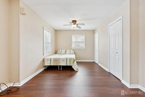 32 Glenville Road Edison NJ 08817