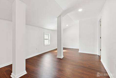 32 Glenville Road Edison NJ 08817