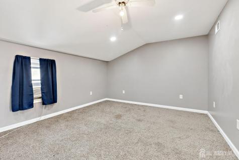 32 Glenville Road Edison NJ 08817