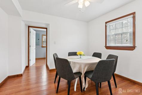 32 Glenville Road Edison NJ 08817