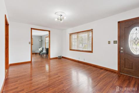 32 Glenville Road Edison NJ 08817