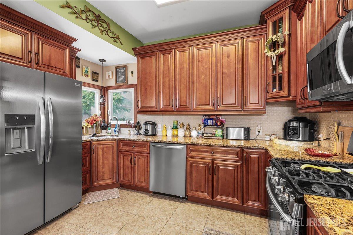 42 Mildred Lane Fords NJ 08863